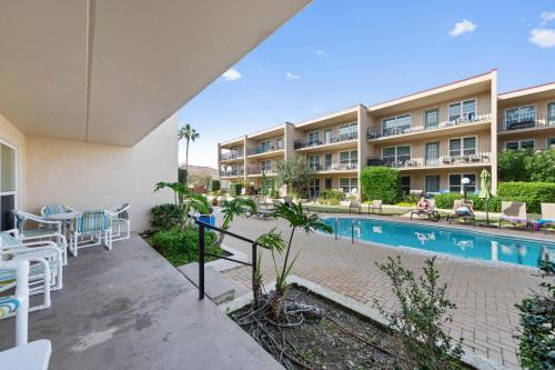 Ground Floor Beach Side 2 Min Walk To The Beach in South Padre Island, United States