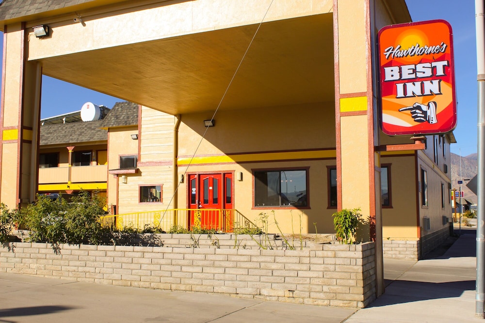 Hawthorne's Best Inn - photo 27