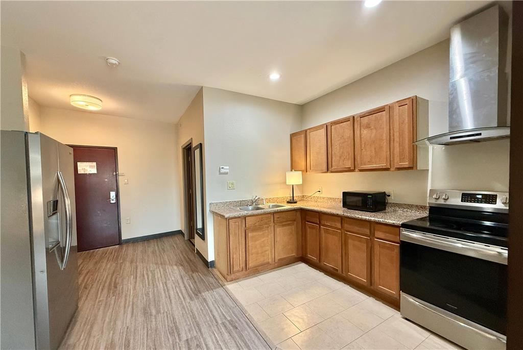 Days Inn & Suites by Wyndham Houston West Energy Corridor - photo 14