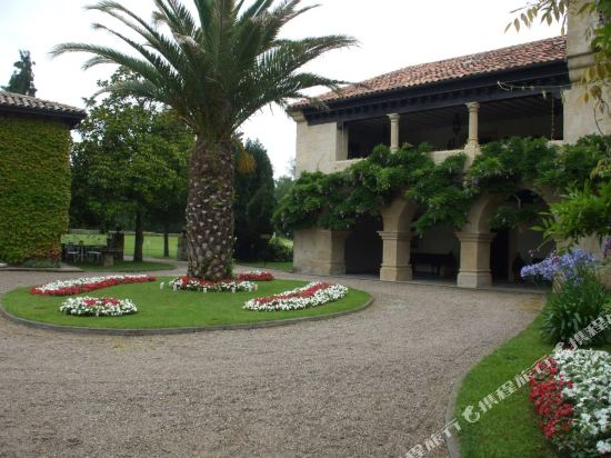 Palacio De Caranceja — 4-Star Luxury Hotel in Reocin, Spain