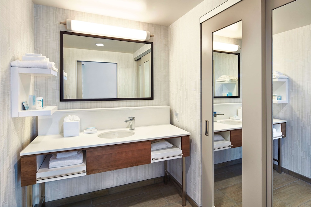 Hampton Inn & Suites Sacramento at Csus - photo 37