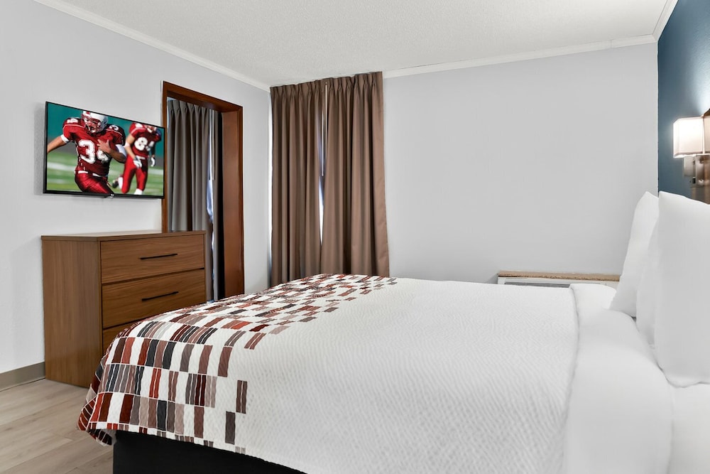 Red Roof Inn Auburn Hills - photo 27