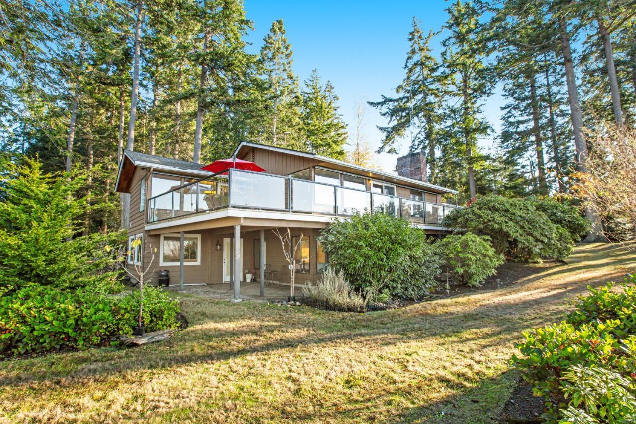 Sunset Getaway in Unknown City, United States