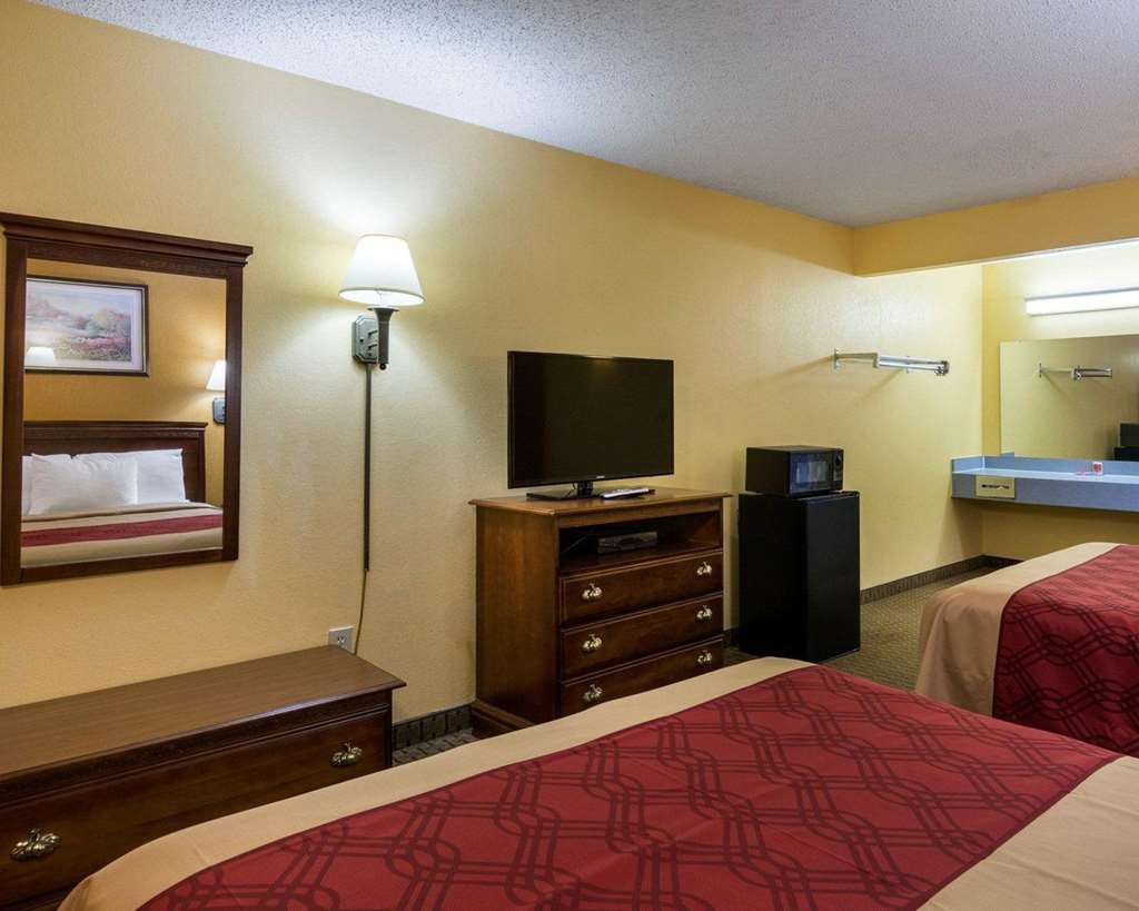 Econo Lodge Fredericksburg near I 95 - photo 25