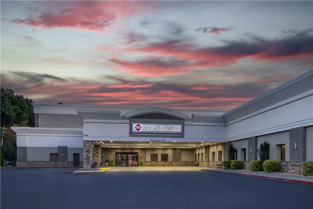 Best Western Plus Clemson Hotel Conference Center — Clemson