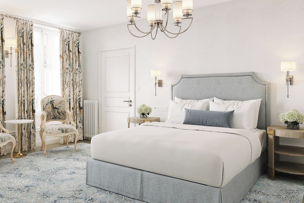 Maison A Deux Mains — Ay — photo 2