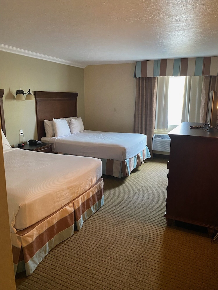 The Boardwalk Inn - photo 18