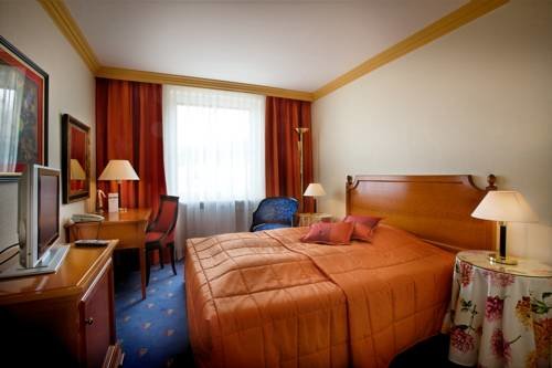 Hotel Goldene Sonne — Landshut — photo 3