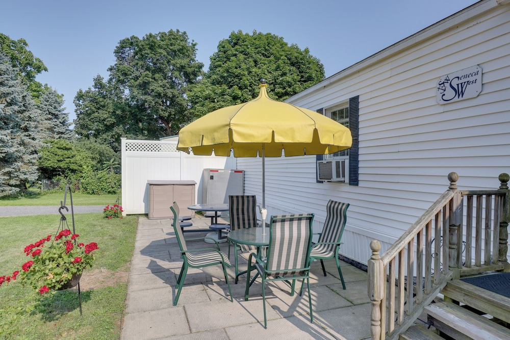 Quaint Lakemont Retreat: 1 Mi to Seneca Lake in Dundee, United States