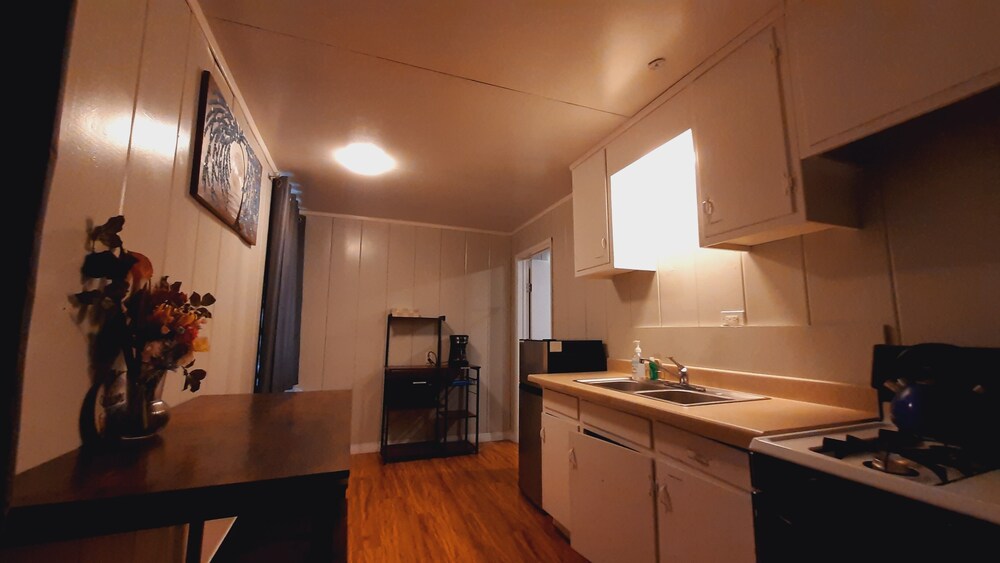 Sherwood Arms Motel - photo 27
