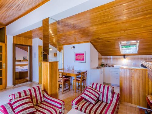 Apartment and Room Cicko One Bedroom Apartment with Terrace and Sea View Attic