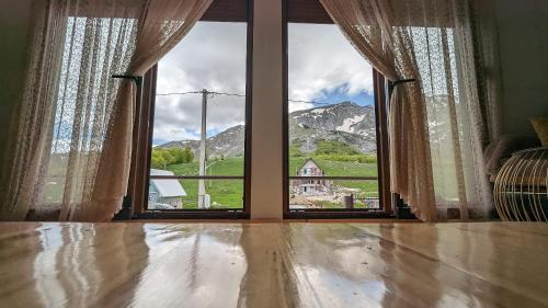 Panoramic Escape House Zabljak — 4-Star Luxury Hotel in Zabljak, Montenegro