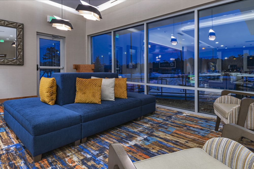 La Quinta Inn & Suites by Wyndham Flagstaff East I - photo 2