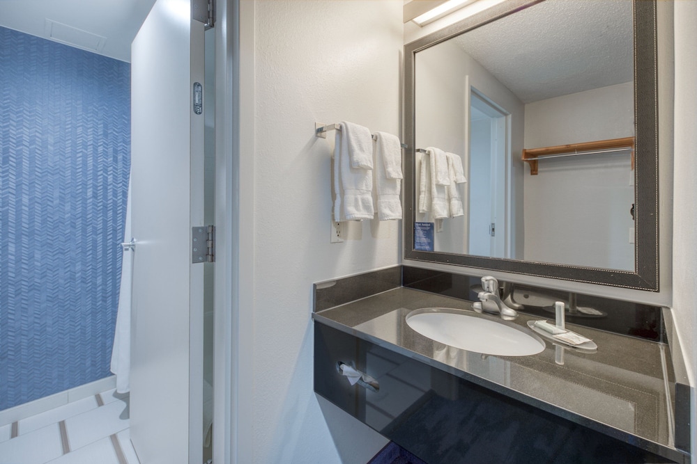 Fairfield Inn By Marriott Raleigh Crabtree - photo 13