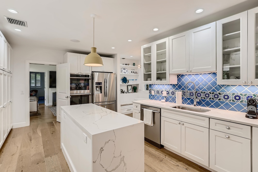 Banyan Cove 4bd 4.5ba Private Pool and Parking - photo 7