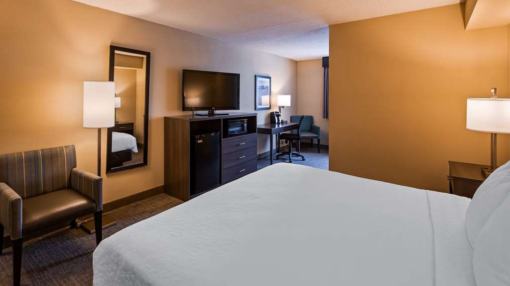 Best Western East Towne Suites - photo 18