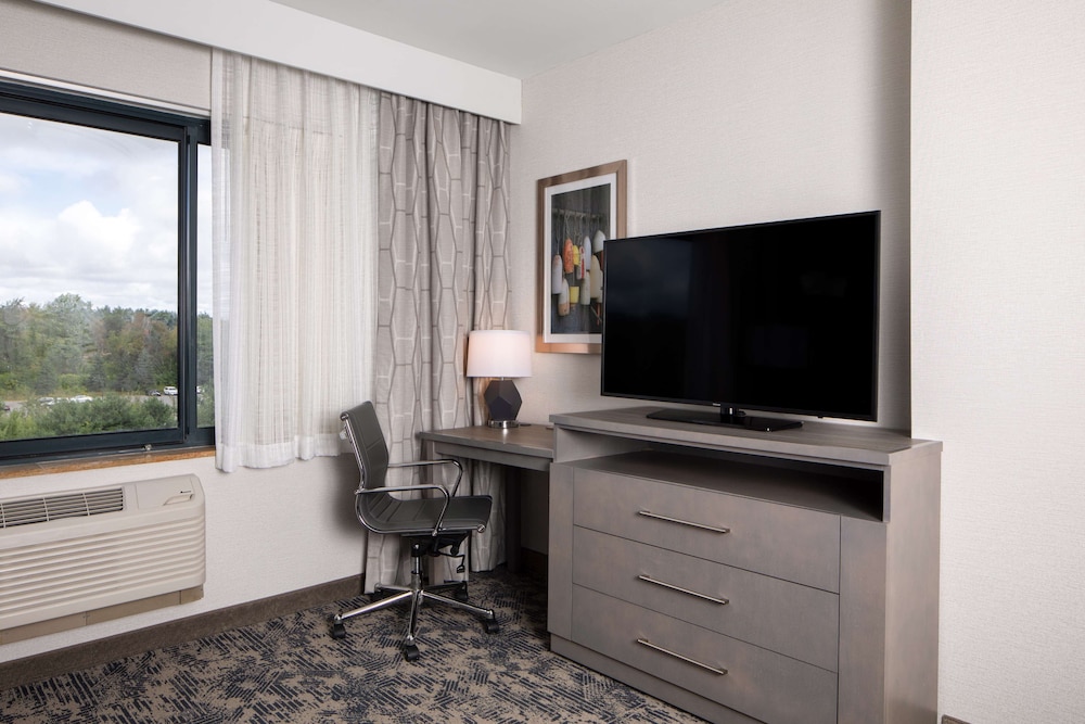 Embassy Suites by Hilton Portland Maine - photo 12