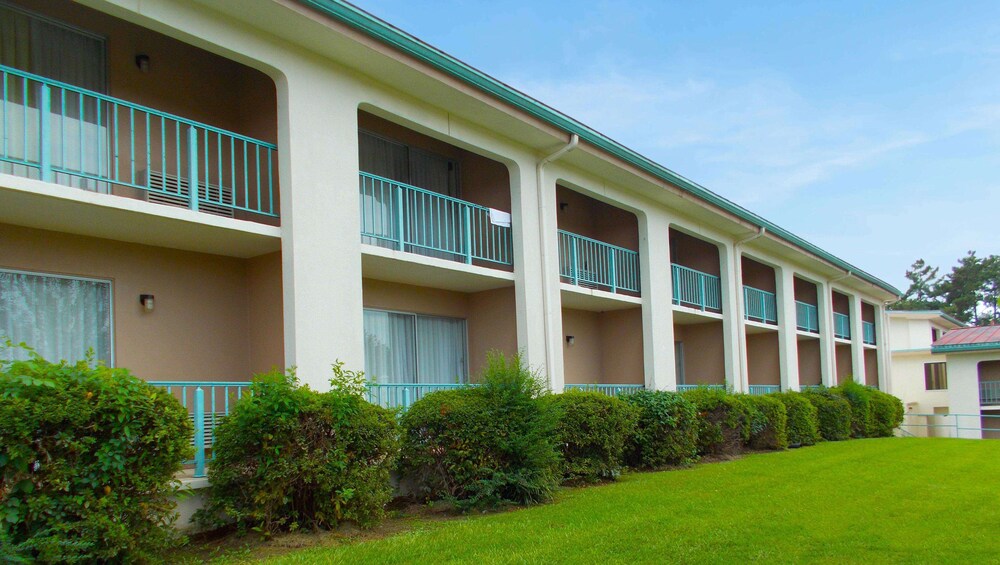 Magnuson Hotel Hattiesburg - photo 54