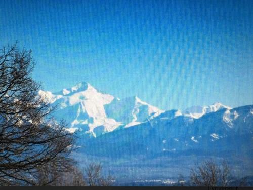 Proche Geneve - carbon neutral hotel in Cessy