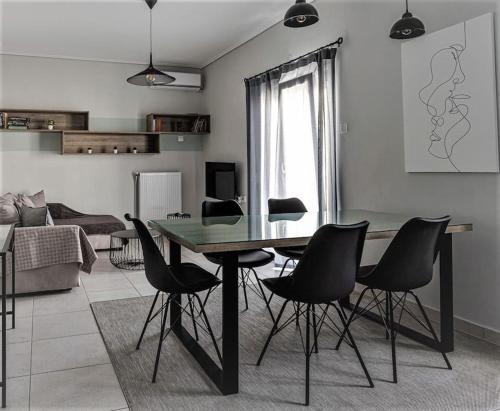 Minimal Central Apartment by the Sea — 4-Star Luxury Hotel in Volos, Greece