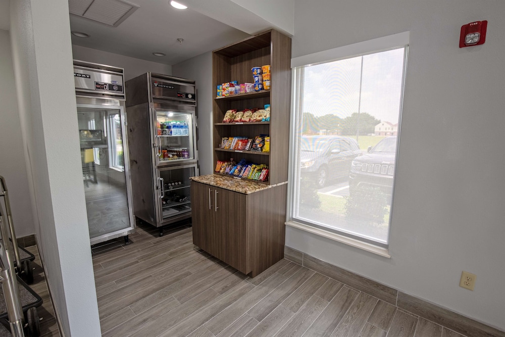 Best Western Plus Vermilion River Inn & Suites - photo 32