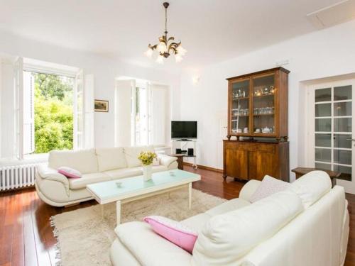 Villa Marini Dvori Two Bedroom Apartment with Terrace
