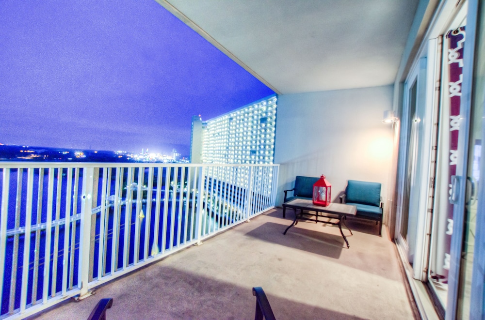 Laketown Wharf Resort by Aneliya's Rentals - photo 686