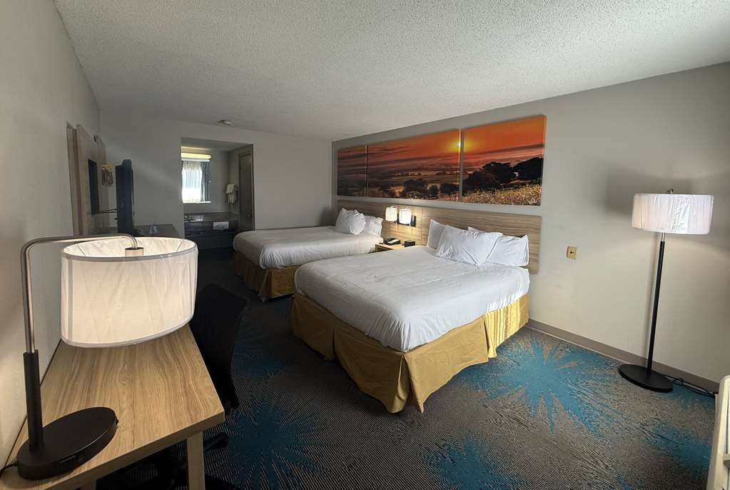 Days Inn by Wyndham Hannibal - photo 25