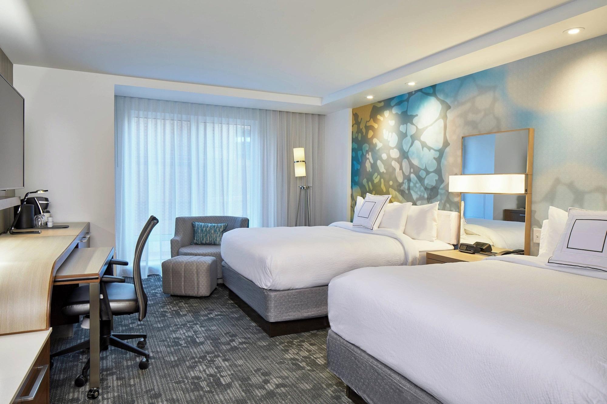 Courtyard by Marriott Baltimore Downtown McHenry Row - photo 2