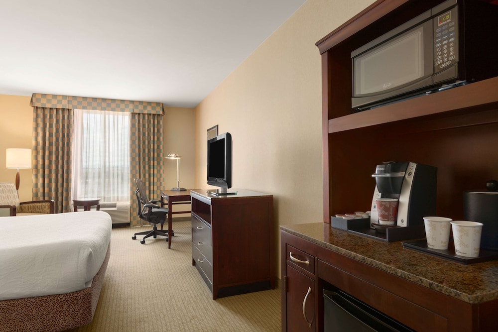 Hilton Garden Inn Dulles North - photo 11