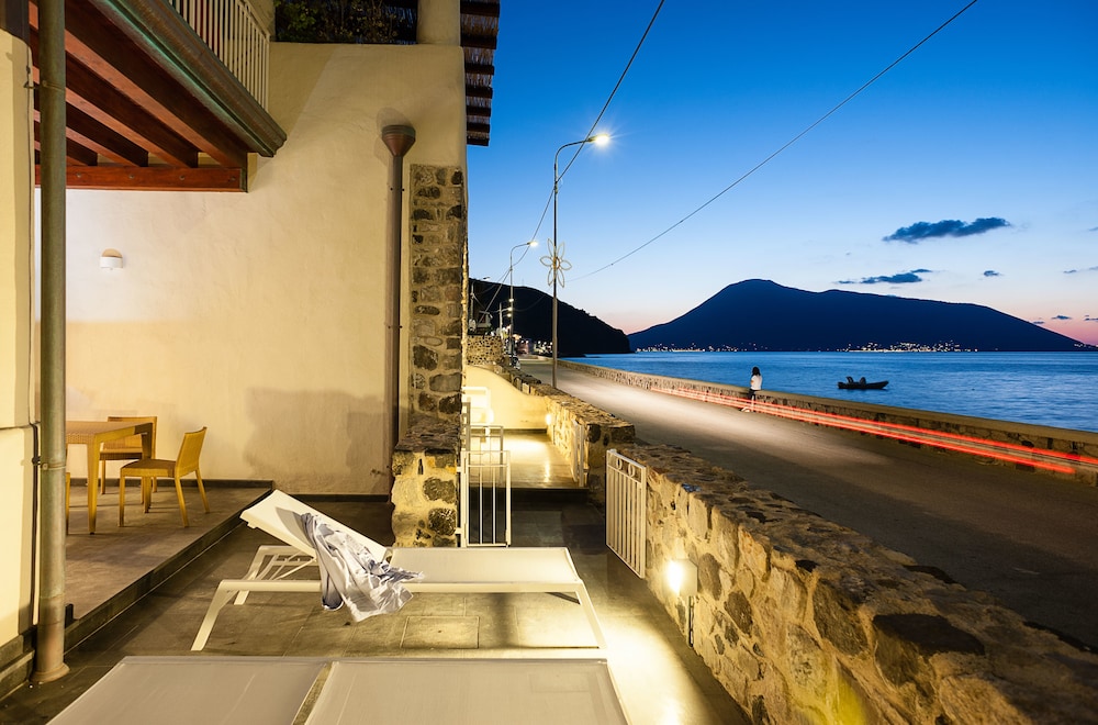 NerOssidiana in Lipari, Italy