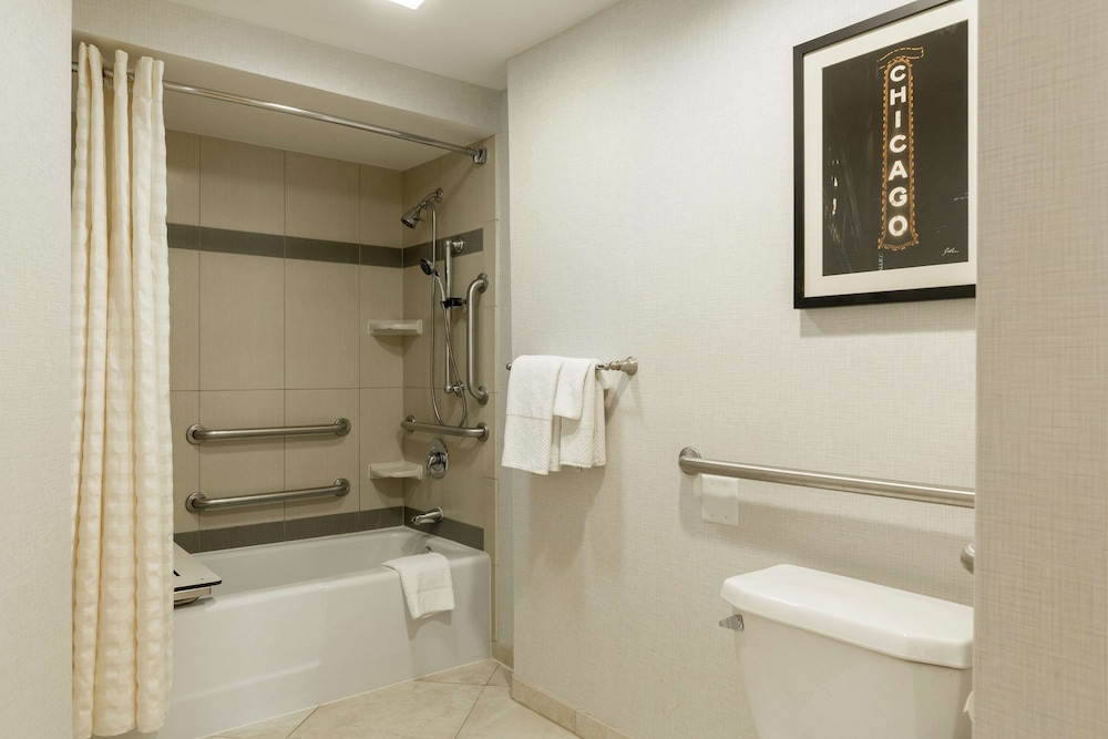 Hilton Chicago Oak Lawn - photo 12