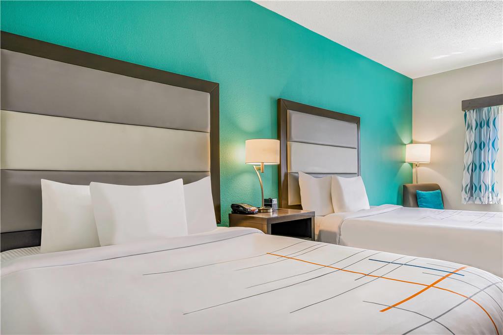La Quinta Inn & Suites by Wyndham Batavia - photo 25