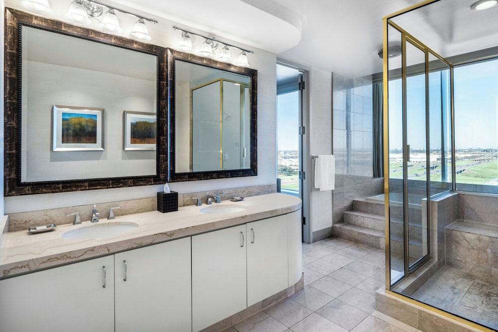 Renaissance Dallas North Hotel - photo 32
