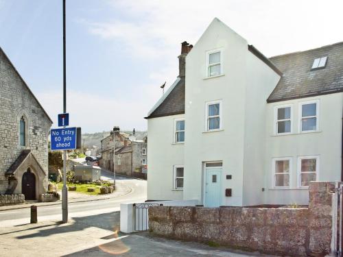 Elizabethan House — 4-Star Luxury Hotel in Portland, United Kingdom