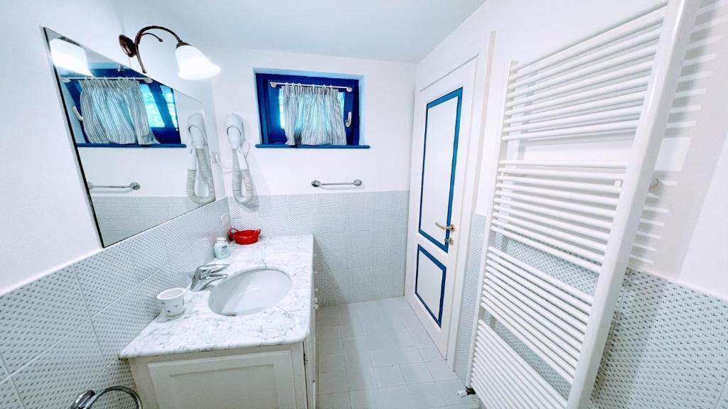 Spoleto Splashwhole Private Villagesleeps 30 With Football Pitch and Play Area in Spoleto, Italy