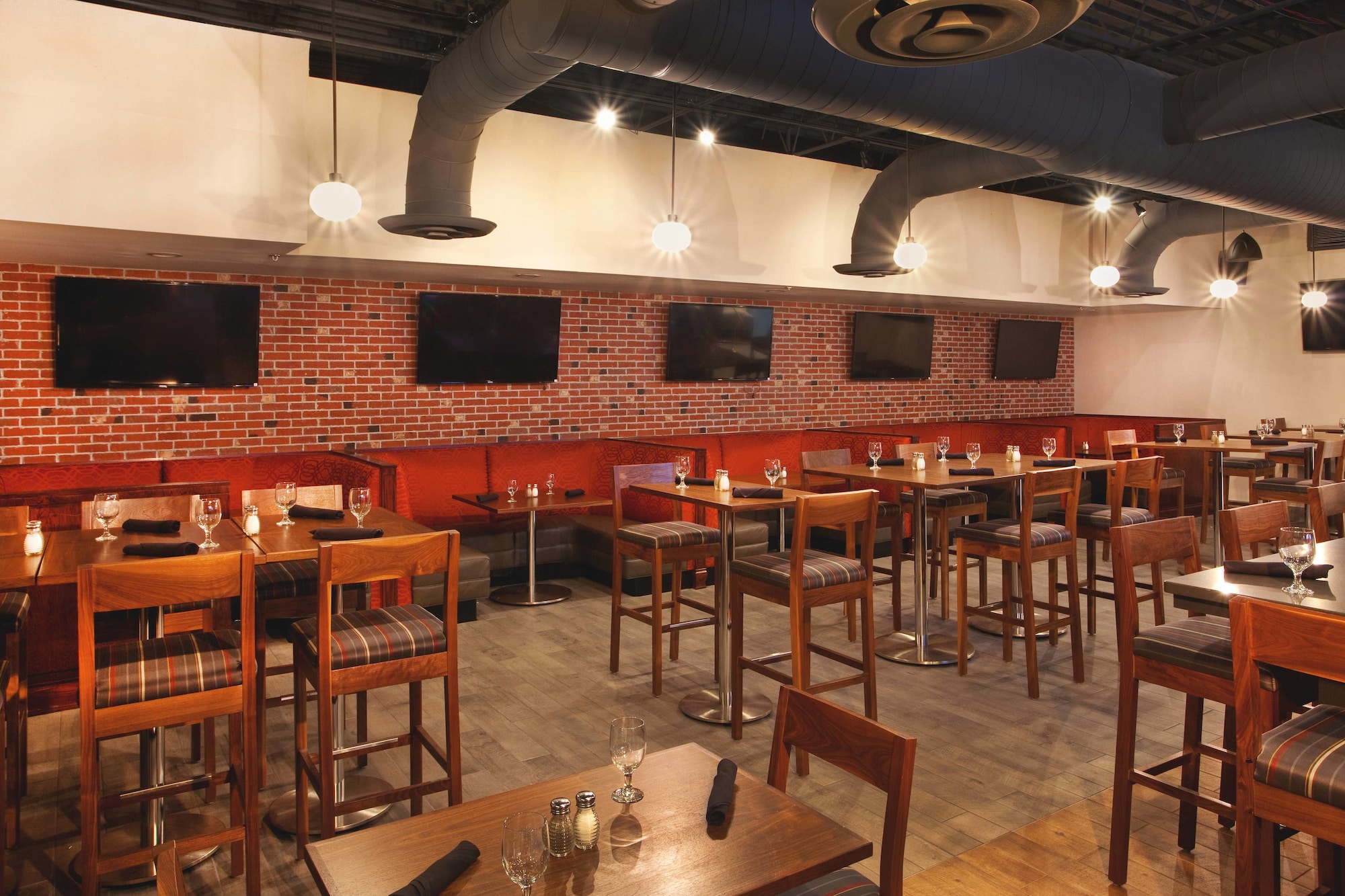 Four Points by Sheraton Cleveland Airport - photo 22