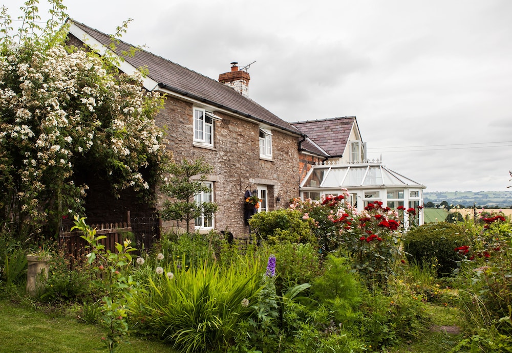 The Smithy — 4-Star Luxury Hotel in Hay, United Kingdom