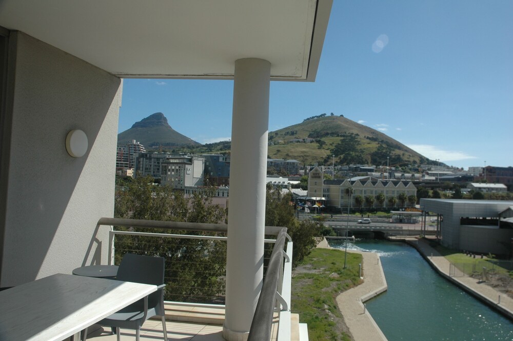 501 Canal Quays