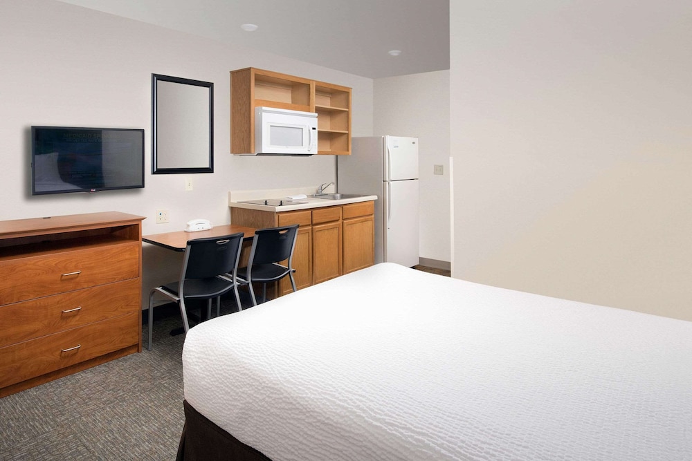 WoodSpring Suites Gainesville I 75 - photo 10