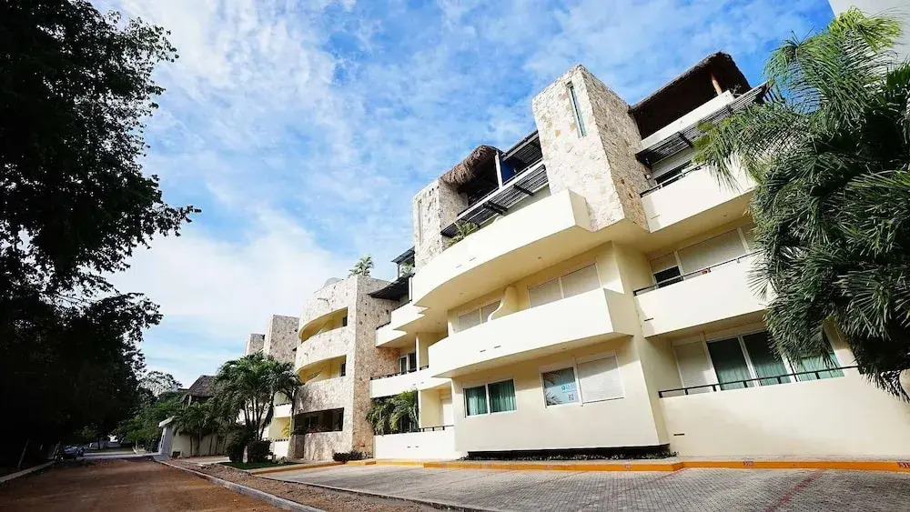 Meridian 207 condo — 4-Star Luxury Hotel in Playa Del Carmen, Mexico