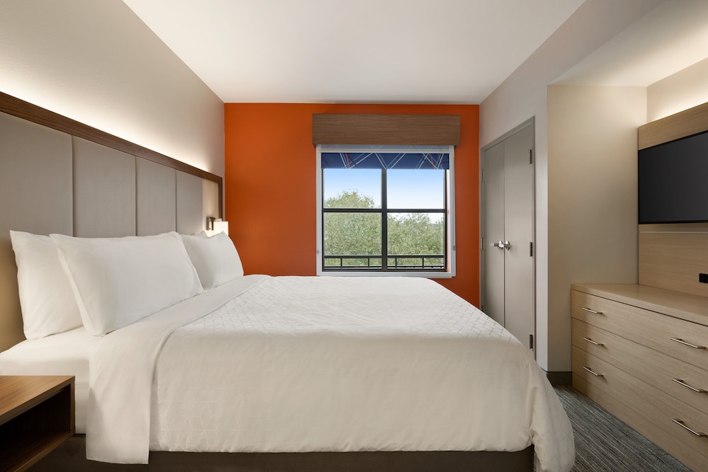 Holiday Inn Express & Suites Mt. Pleasant by IHG - photo 7