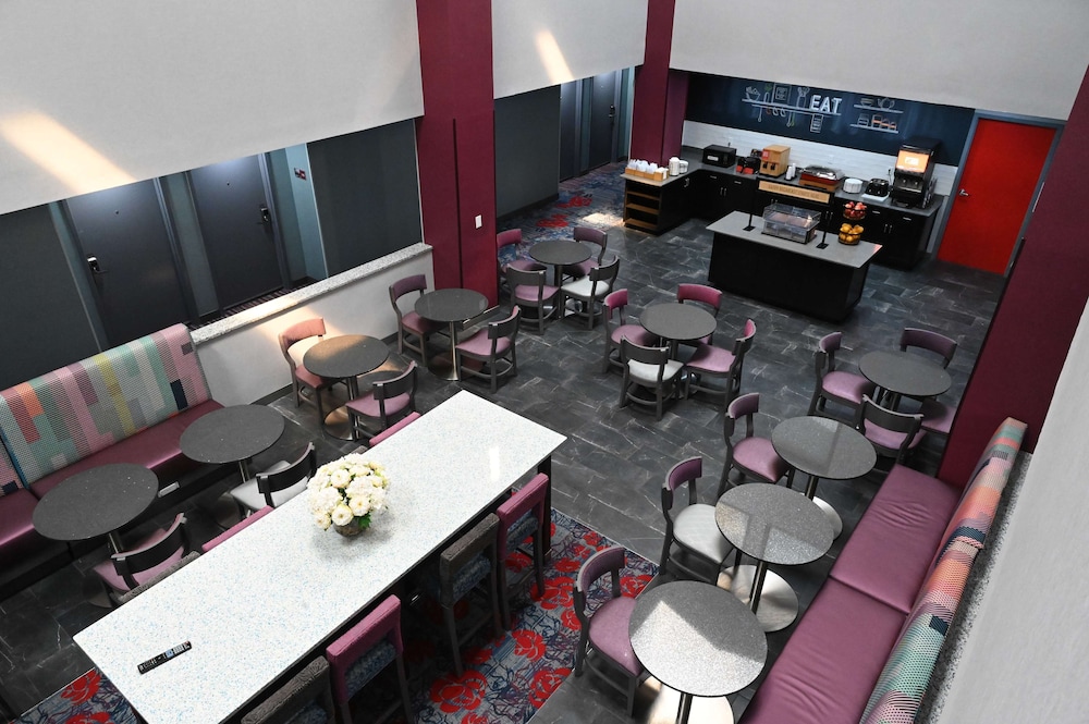 Hampton Inn Valdosta Lake Park Area - photo 23
