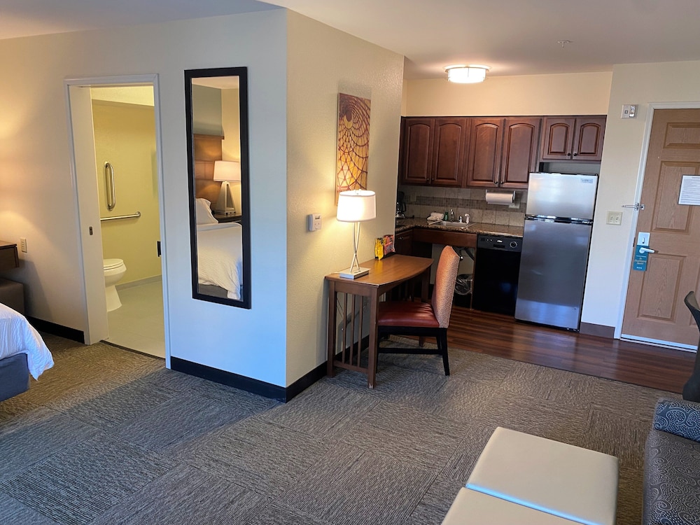 Staybridge Suites Great Falls by IHG - photo 17