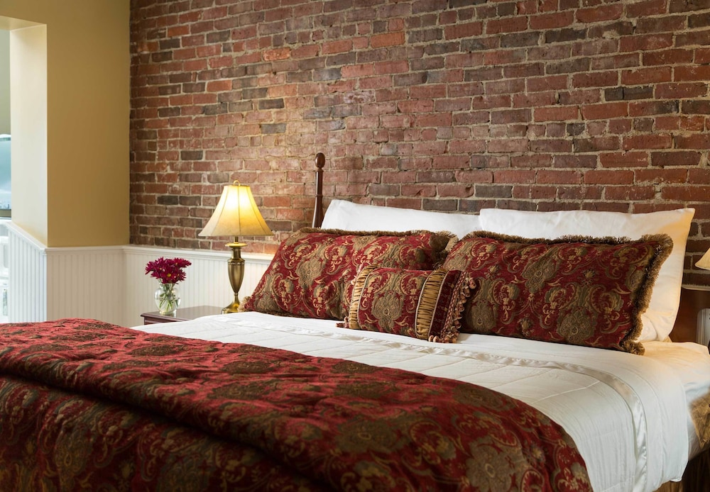 Lord Camden Inn - photo 4