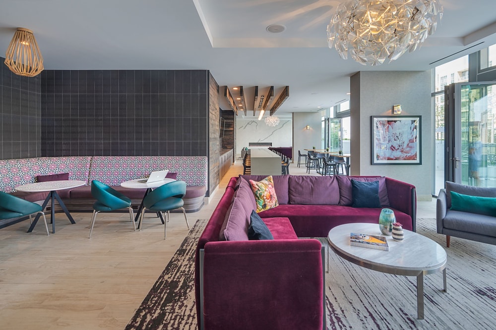 Level Chicago Old Town - photo 4