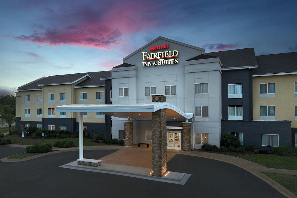 Fairfield Inn & Suites by Marriott Rogers - photo 36