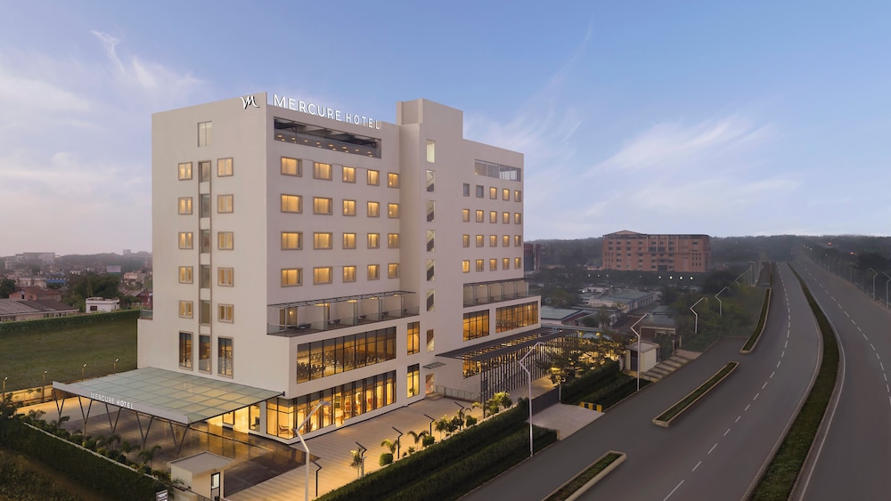 Mercure Lucknow Gomti Nagar - carbon neutral hotel in Lucknow
