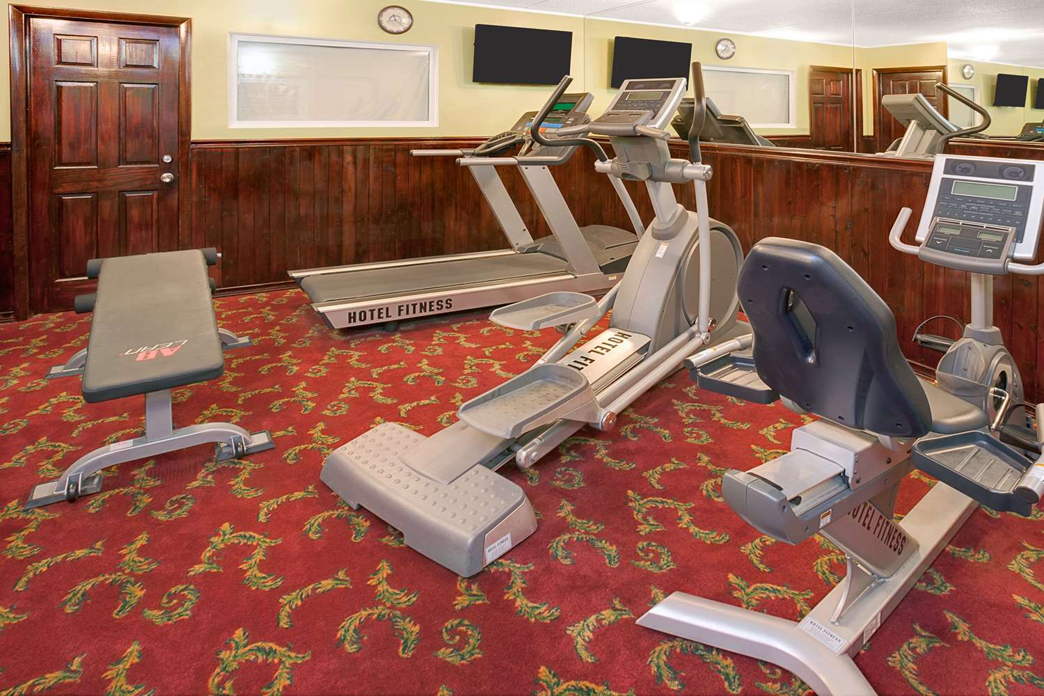 Days Inn by Wyndham Elk Grove Village O'Hare Airport West - photo 13