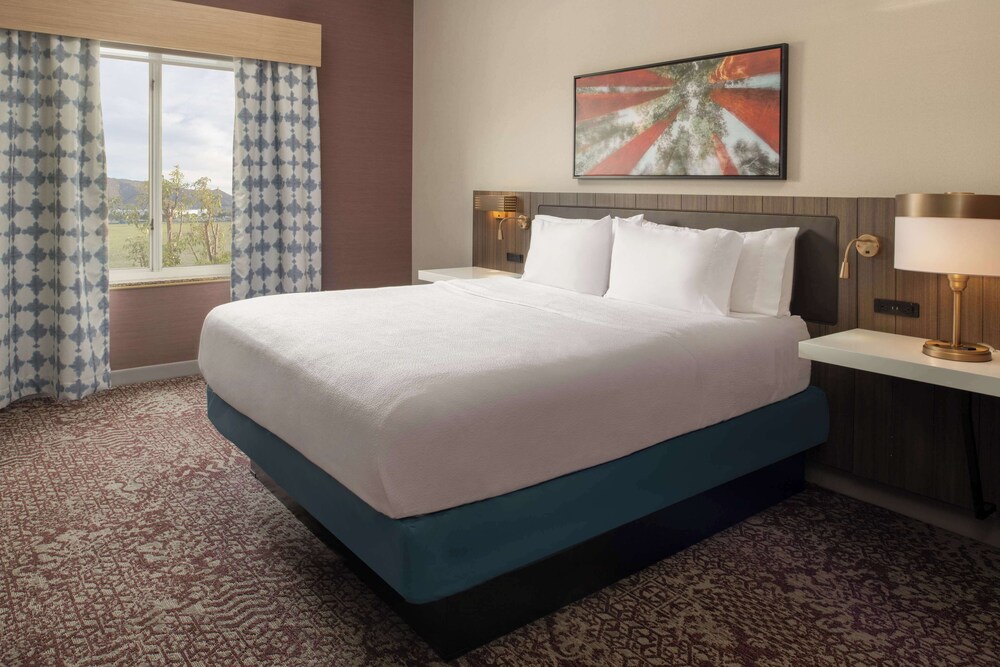 Hilton Garden Inn Fontana - photo 16